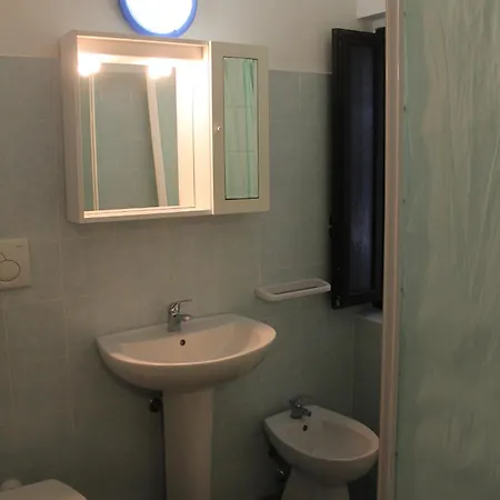 アパート La Perla A 100m Dal Mare A マリーナ・ディ・カスタニェート・カルドゥッチ